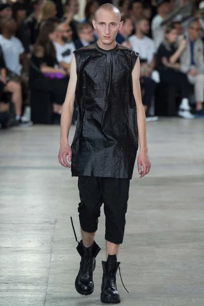 Look 19